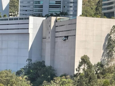 Read more about the article Luxury SUV Left Dangling From High Rise Car Park